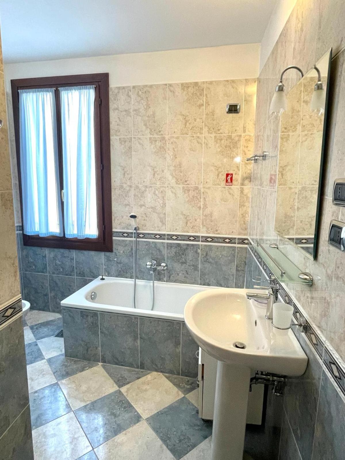 Guesthouse Ca' San Marcuola 2 Venetië Buitenkant foto